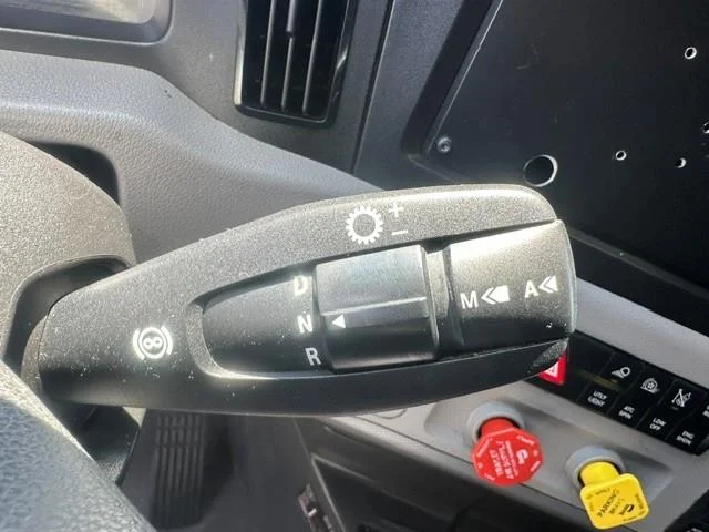 2022 Freightliner Cascadia — photo 13