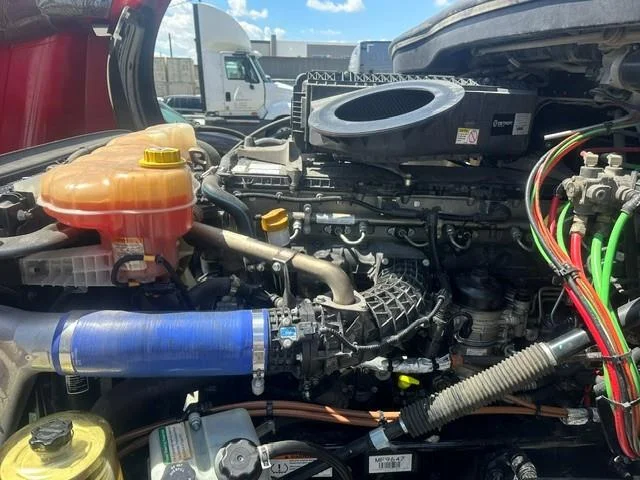 2022 Freightliner Cascadia — photo 6