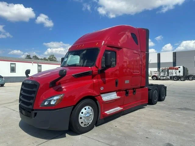 2022 Freightliner Cascadia — photo 17