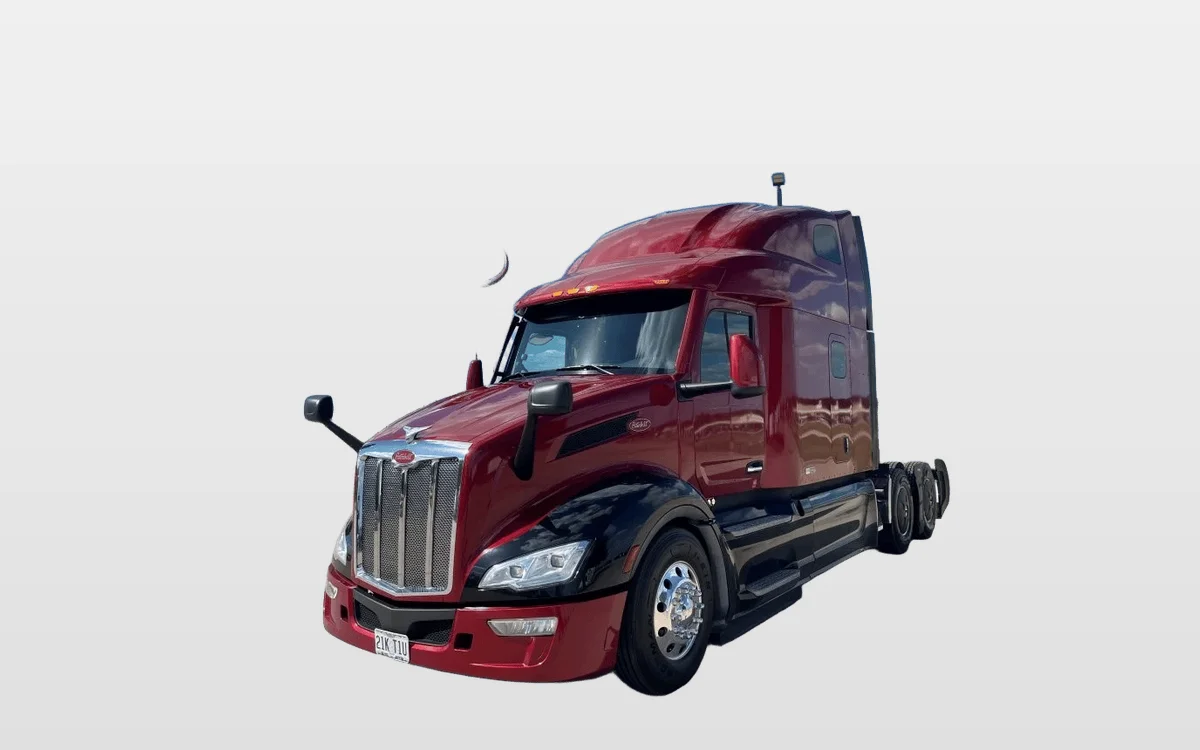 2023 PETERBILT 579 - image 1