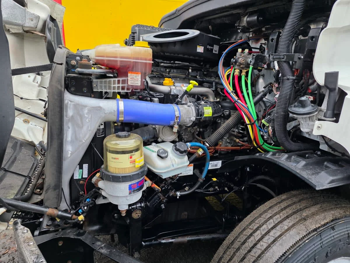 2021 Freightliner Cascadia in Bensalem, PA — photo 8