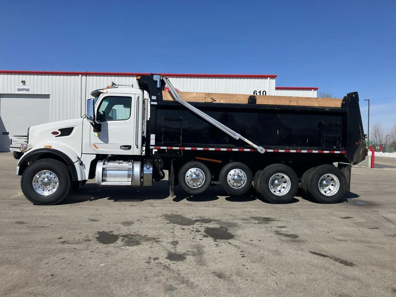 2022 Peterbilt 567 - image 3