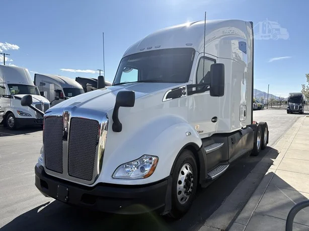 2021 Kenworth T680 - image 5
