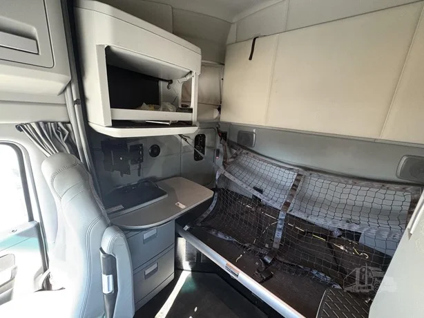 2021 Kenworth T680 - image 14