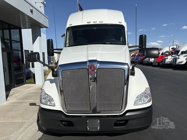 2021 Kenworth T680 - image 3