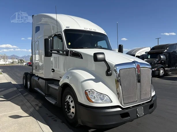 2021 Kenworth T680 - image 2