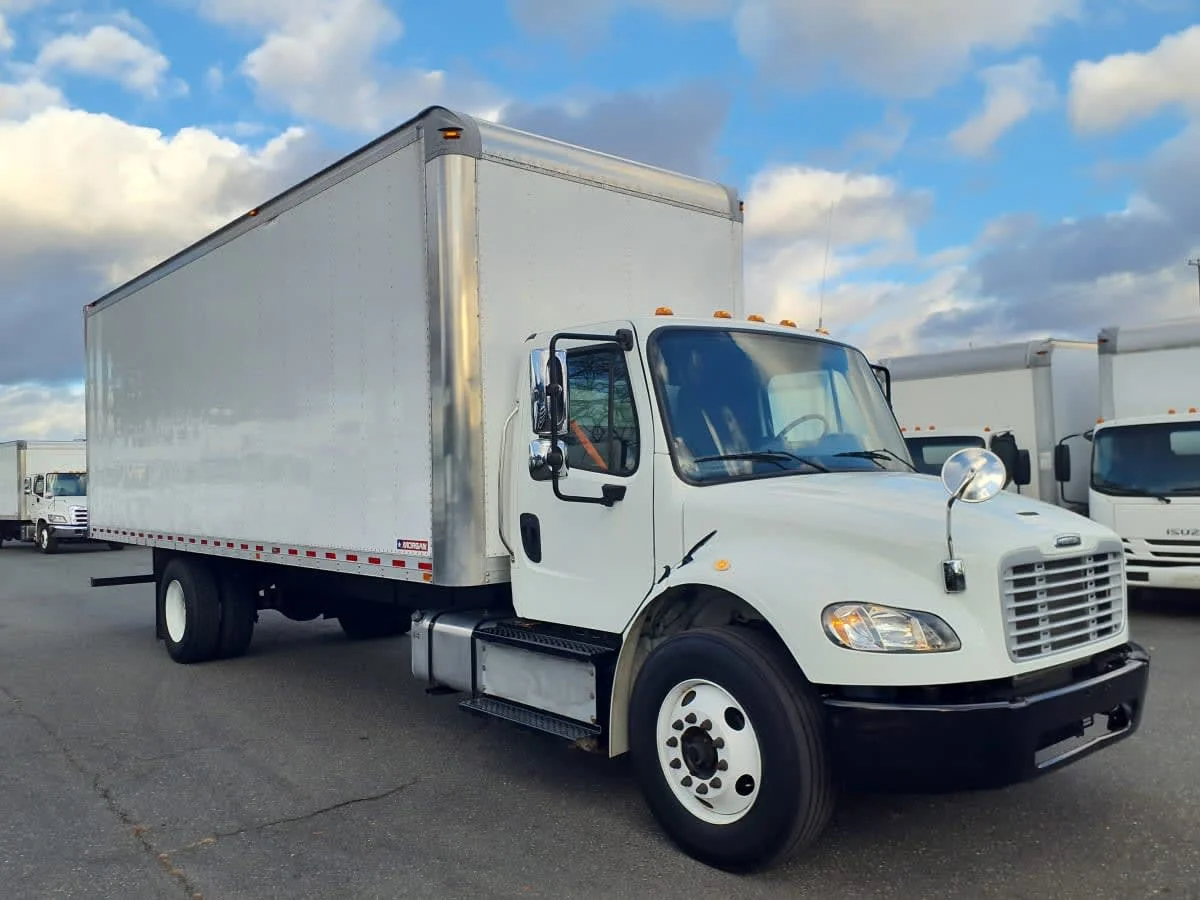 2019 Freightliner M2 106 - image 3