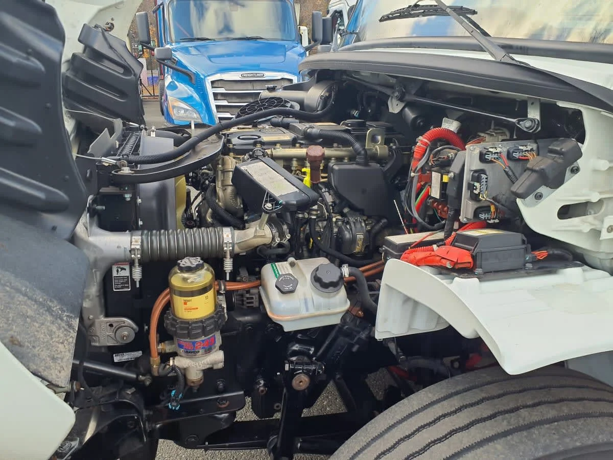 2019 Freightliner M2 106 - image 9