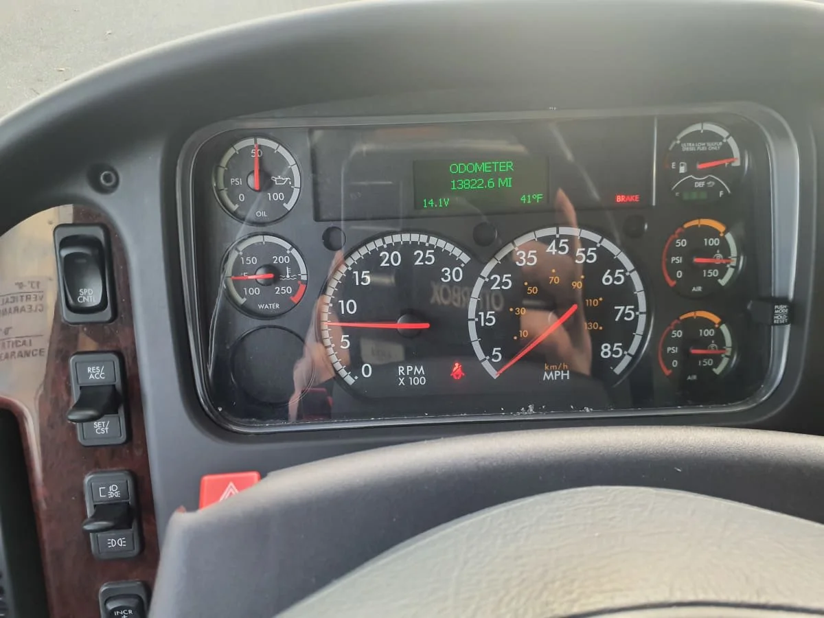 2019 Freightliner M2 106 - image 10