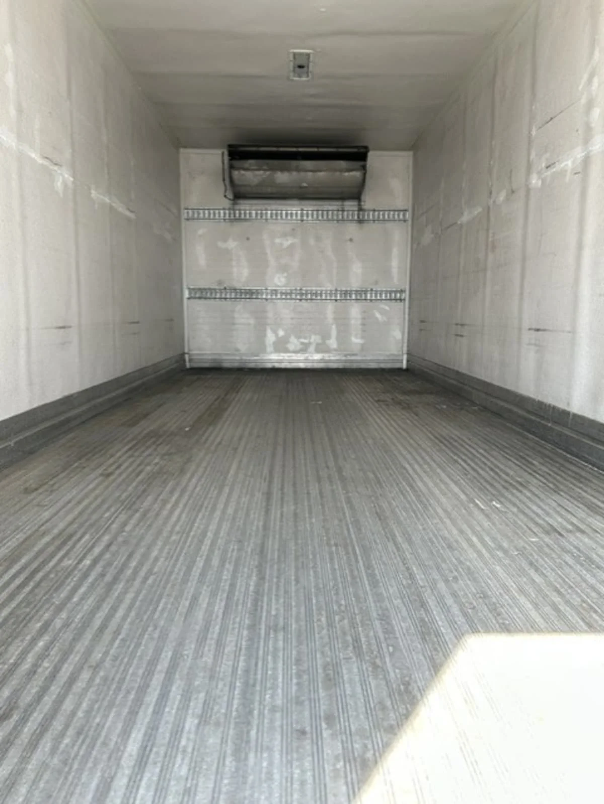 2020 Isuzu NQR in Farmingdale, NY — photo 9