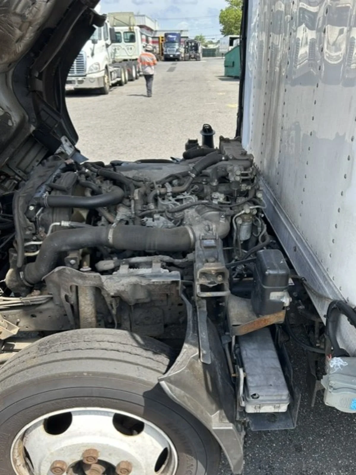 2020 Isuzu NQR in Farmingdale, NY — photo 10