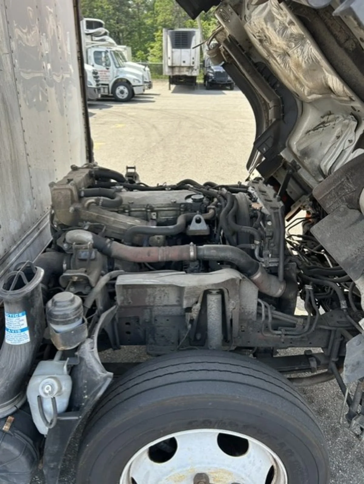 2020 Isuzu NQR in Farmingdale, NY — photo 14