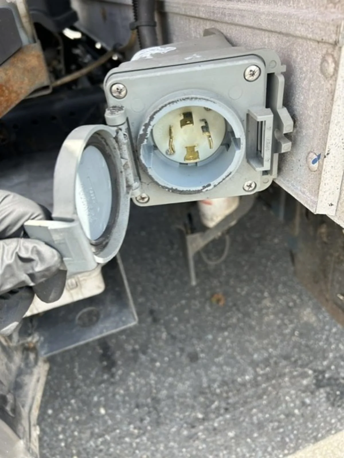 2020 Isuzu NQR in Farmingdale, NY — photo 13