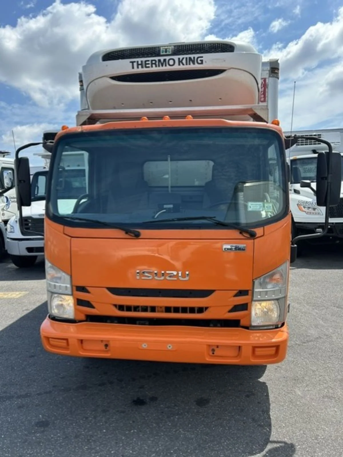 2020 Isuzu NQR in Farmingdale, NY — photo 2