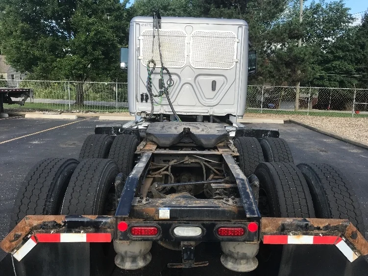 2022 Freightliner Cascadia in Canton, OH — photo 6