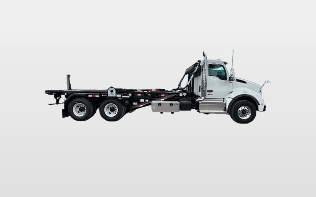 2026 Kenworth T880 - image 1