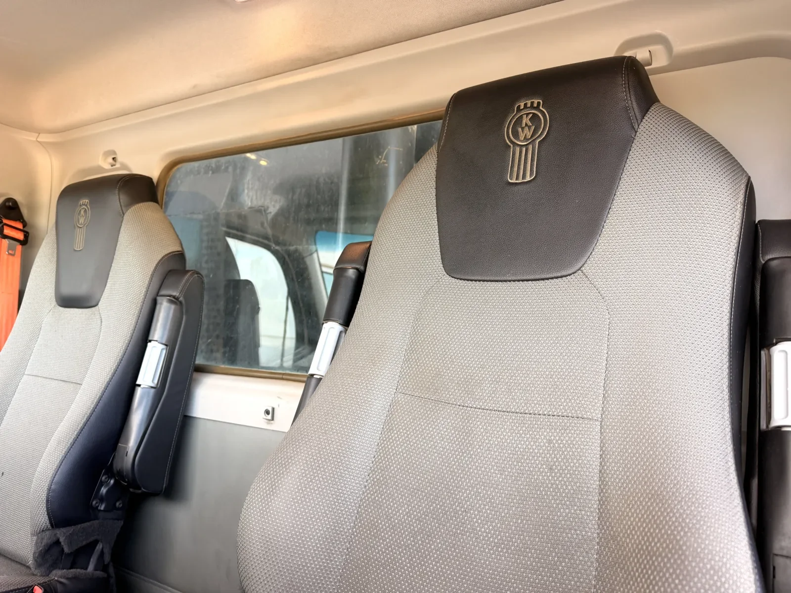 2020 Kenworth T880 - image 21