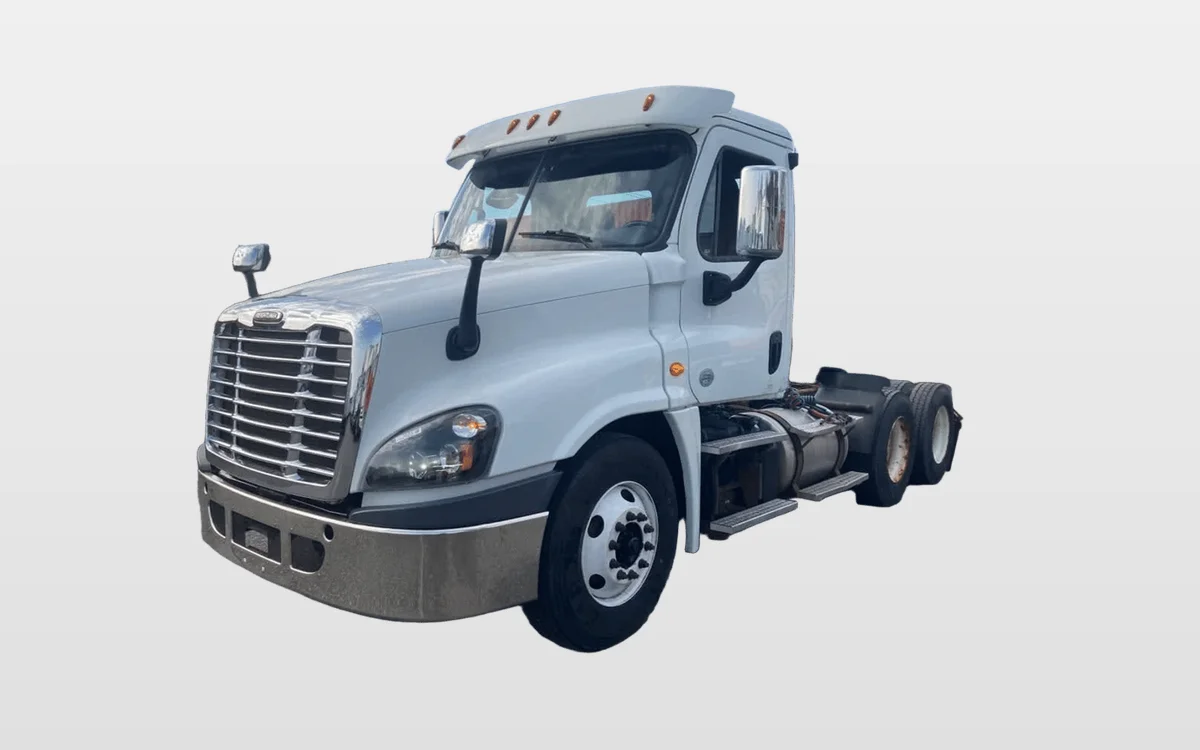 2018 Freightliner Cascadia - image 1