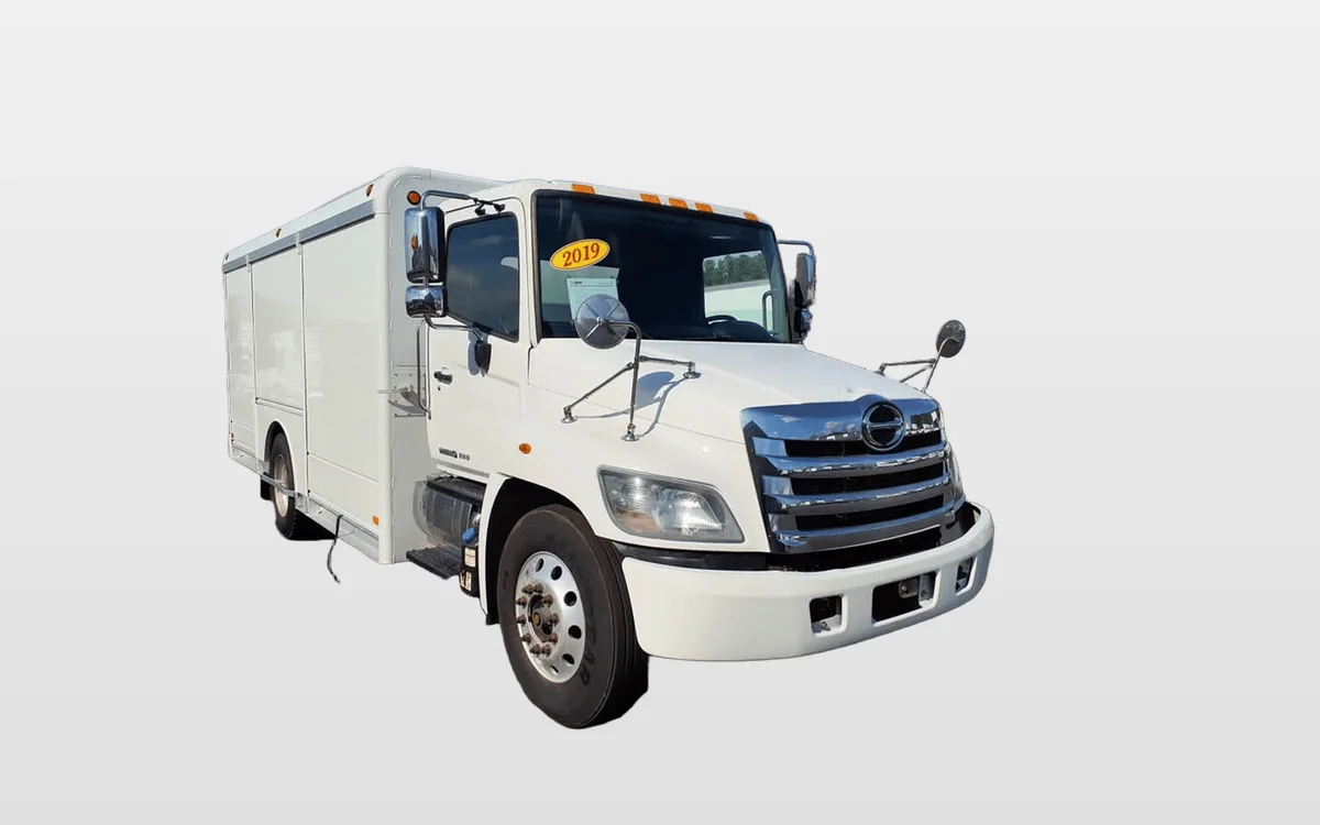 2019 Hino 338 - image 1