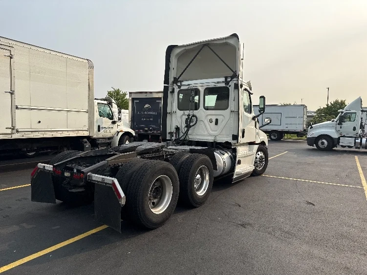 2019 Freightliner in Jessup, MD — photo 7