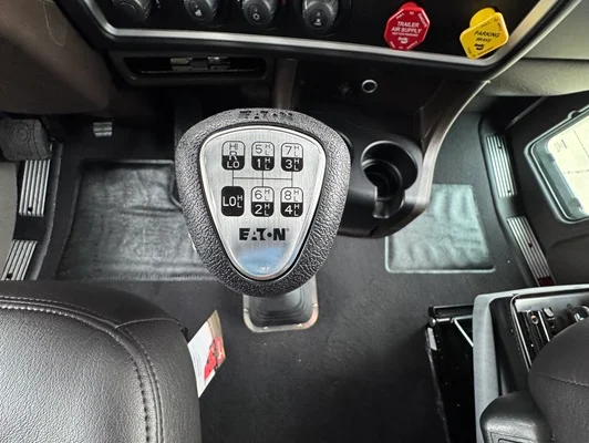 2027 Kenworth W900 in St. Joseph, MO — photo 15