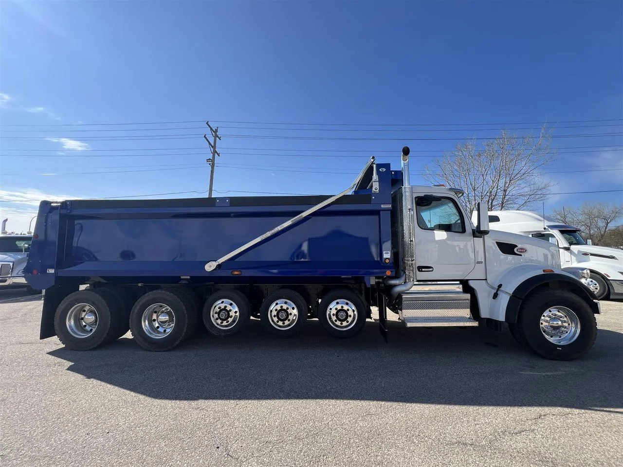 2025 Peterbilt 567 - image 4