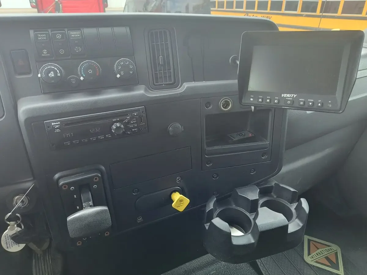 2020 International MV - image 8