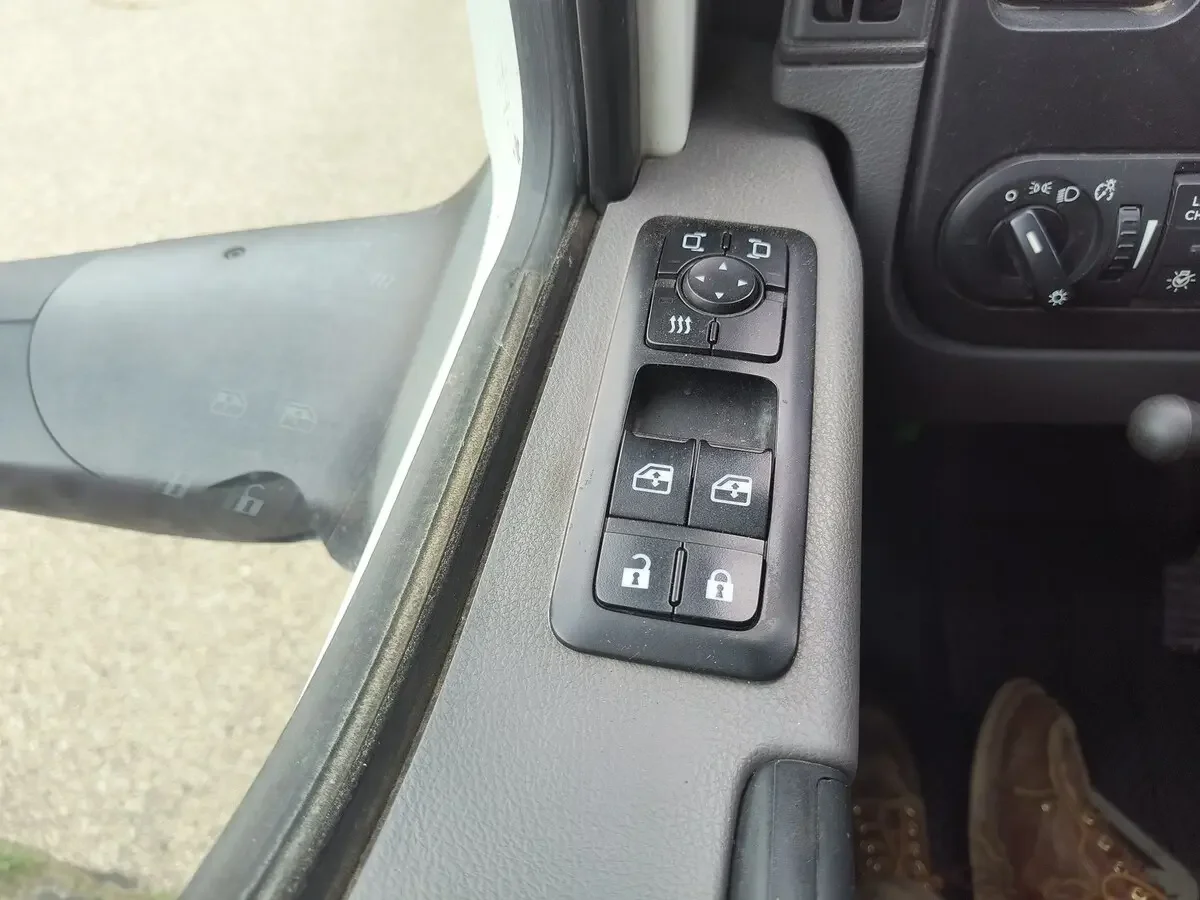 2020 International MV - image 11