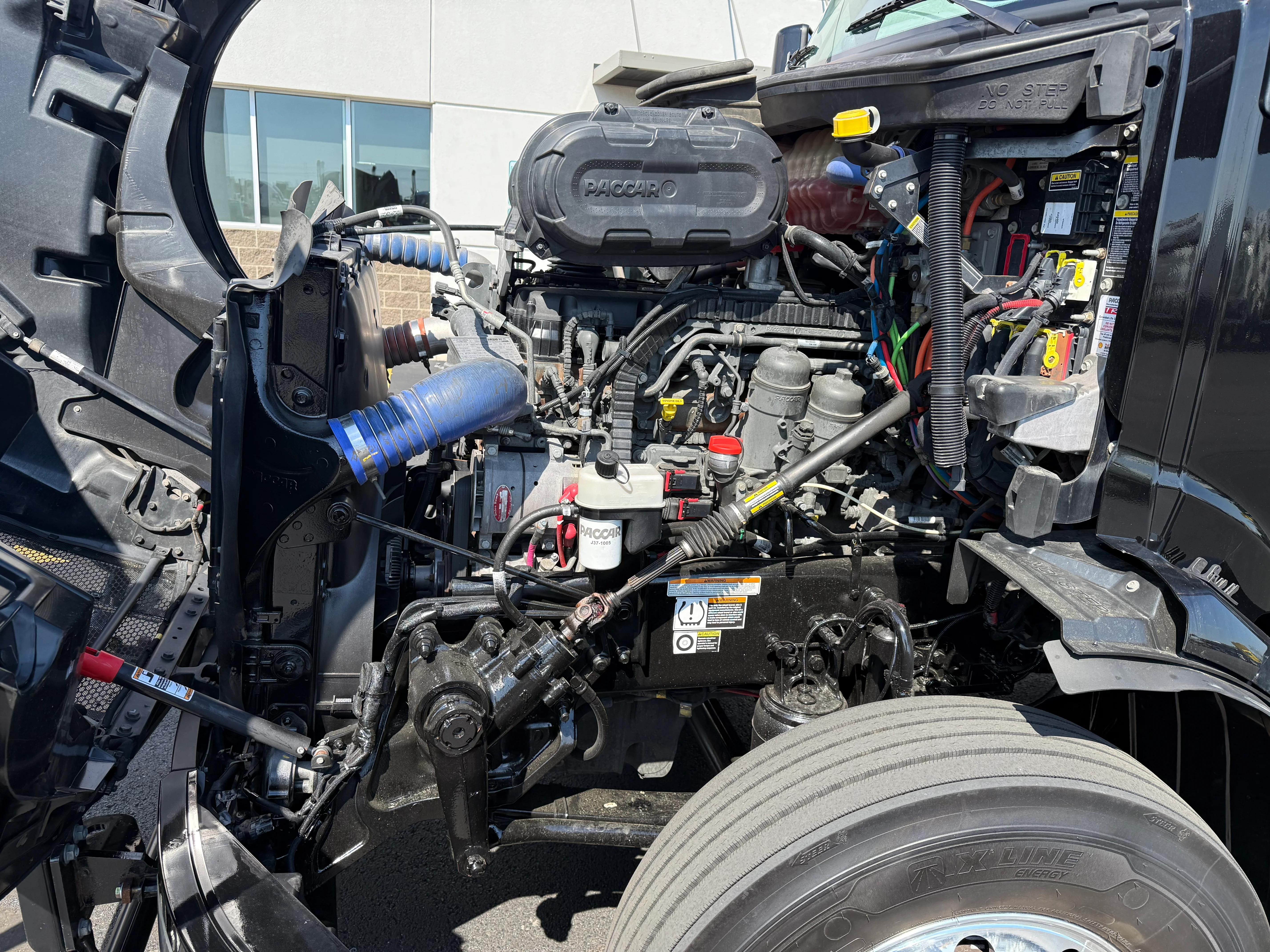 2022 Peterbilt 579 - image 8