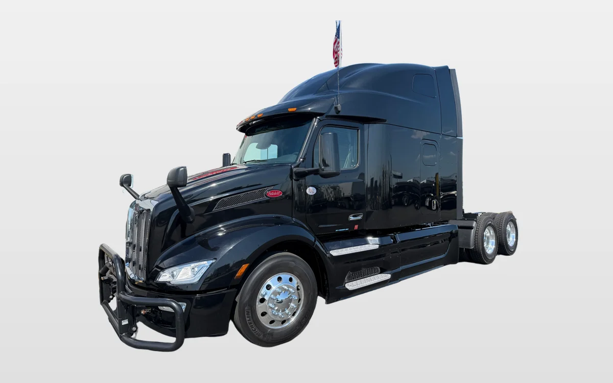 2022 Peterbilt 579 - image 1