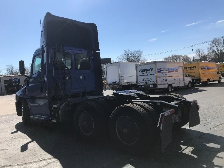 2019 Freightliner Cascadia in Concord, NC — photo 5