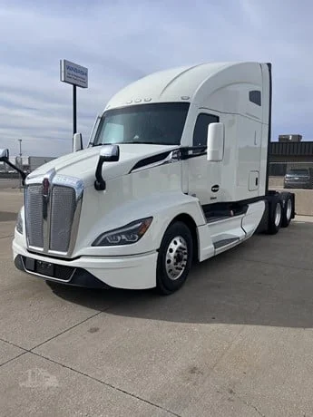 2023 Kenworth T680 in Location: Lithia Springs, GA — photo 6
