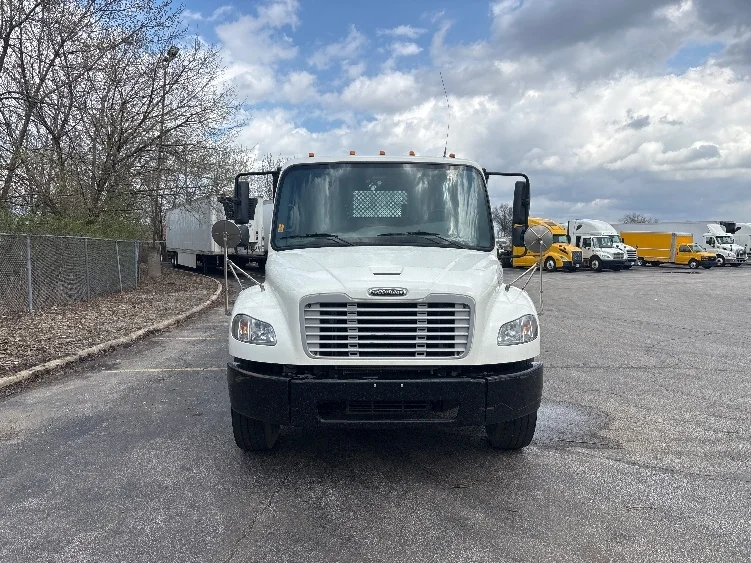 2022 Freightliner M2 106 - image 2