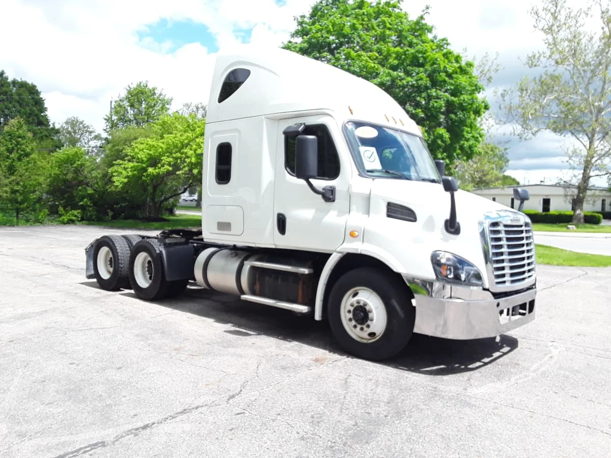 2019 Freightliner Cascadia in Hilliard, OH — photo 3