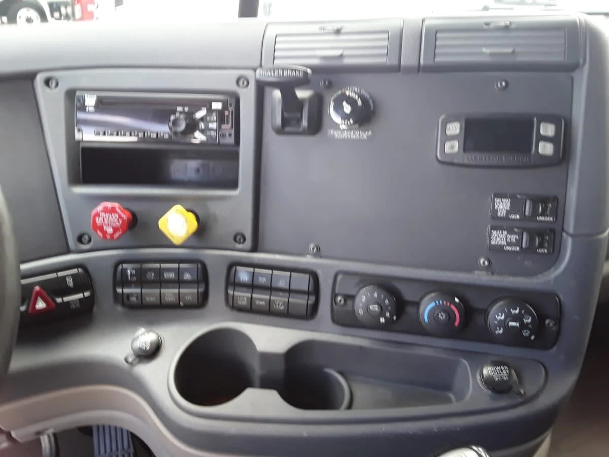 2019 Freightliner Cascadia in Hilliard, OH — photo 12