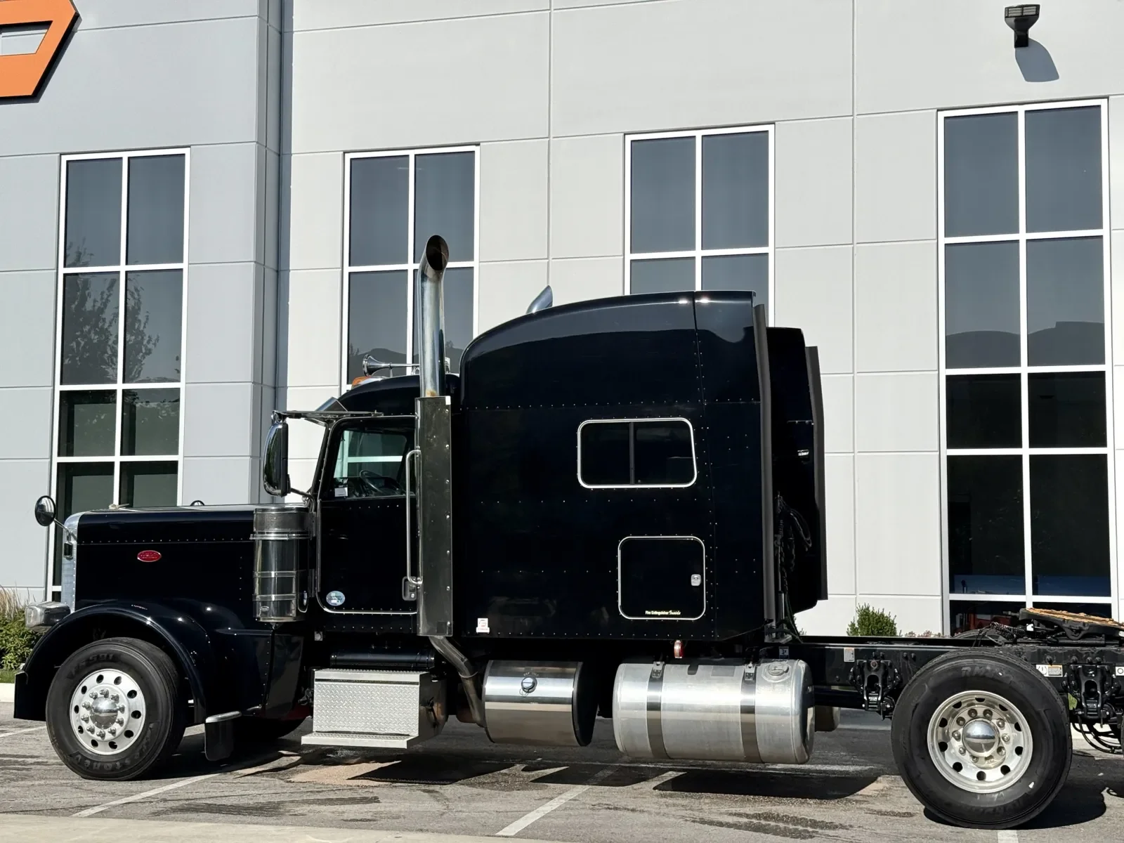 2019 Peterbilt 389 in New Lenox, IL — photo 8