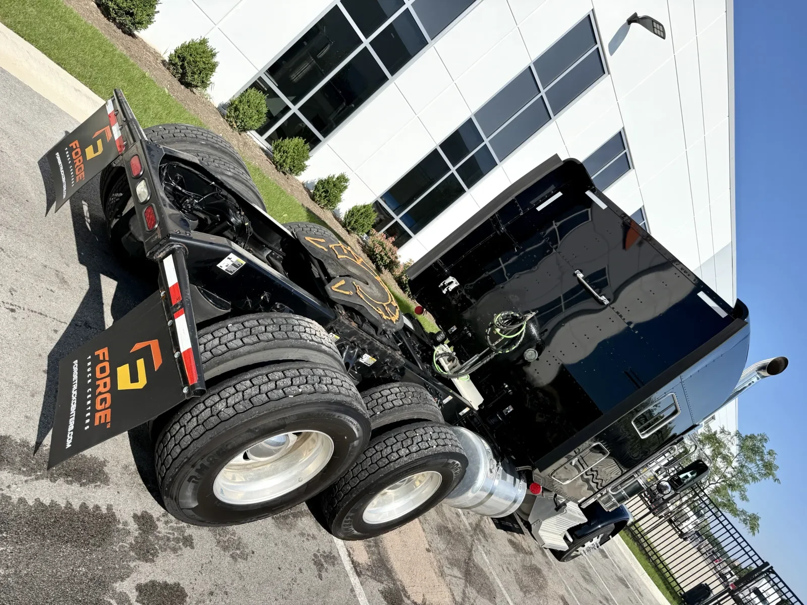 2019 Peterbilt 389 in New Lenox, IL — photo 11