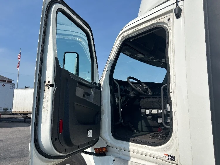 2019 Freightliner Cascadia in Nashville (Mount Juliet), TN — photo 9