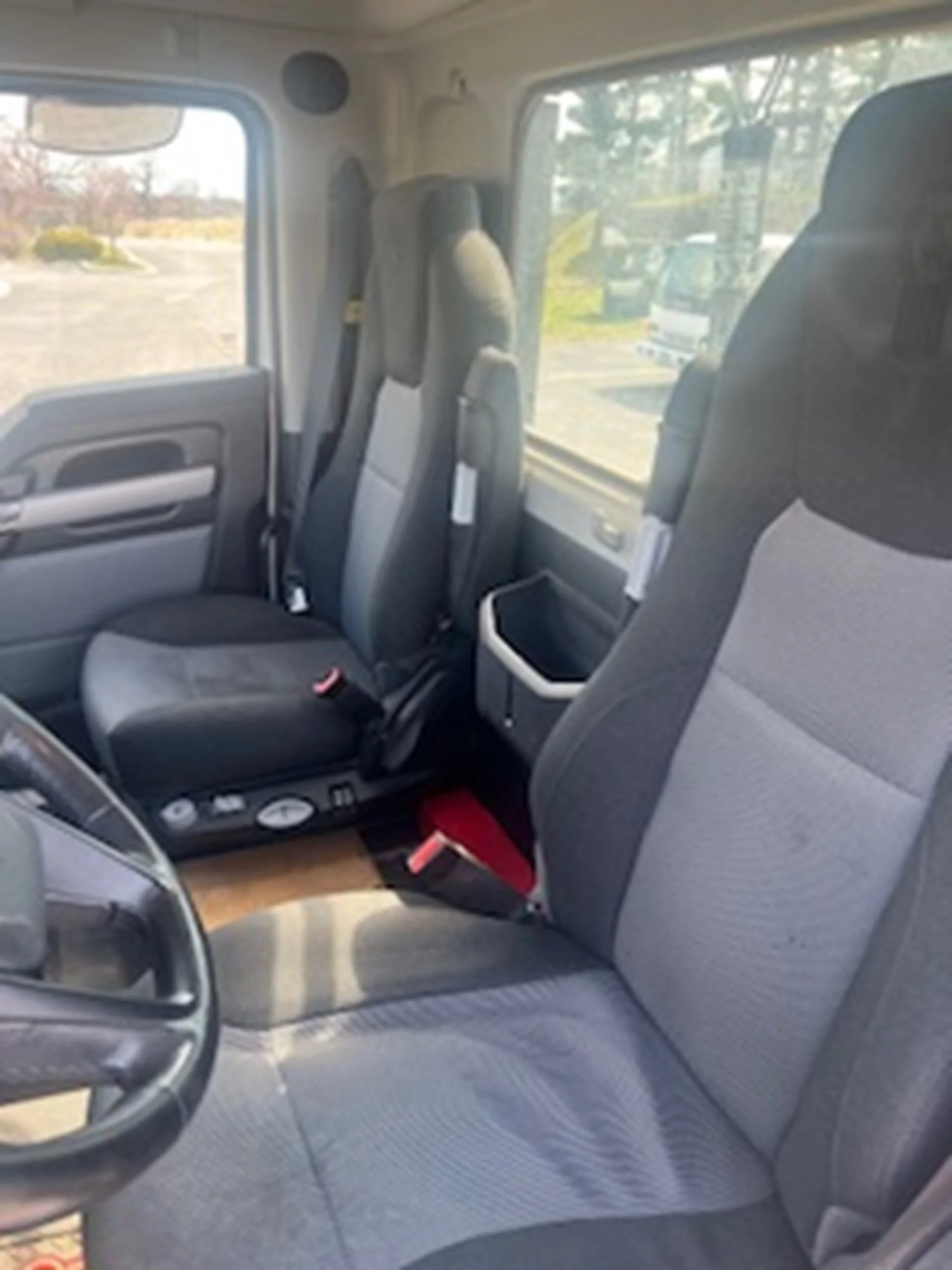 2022 Kenworth T680 - image 6