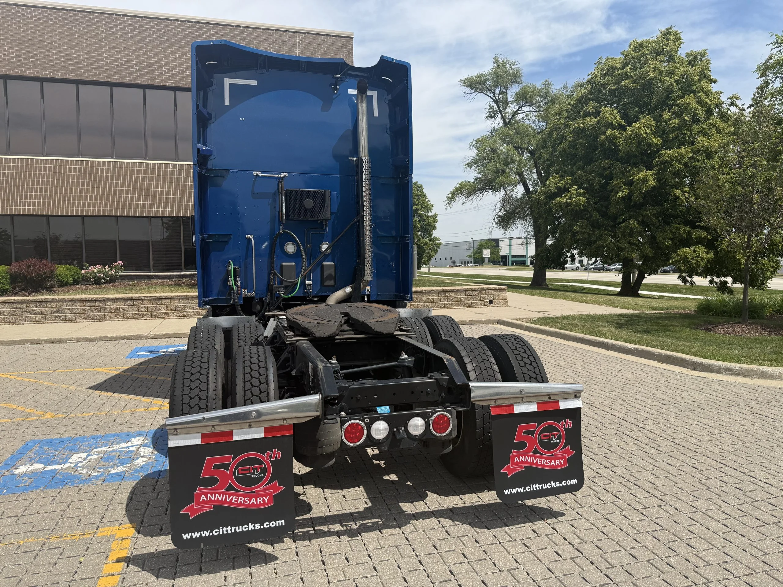 2022 Kenworth T680 in Wood Dale, IL — photo 4