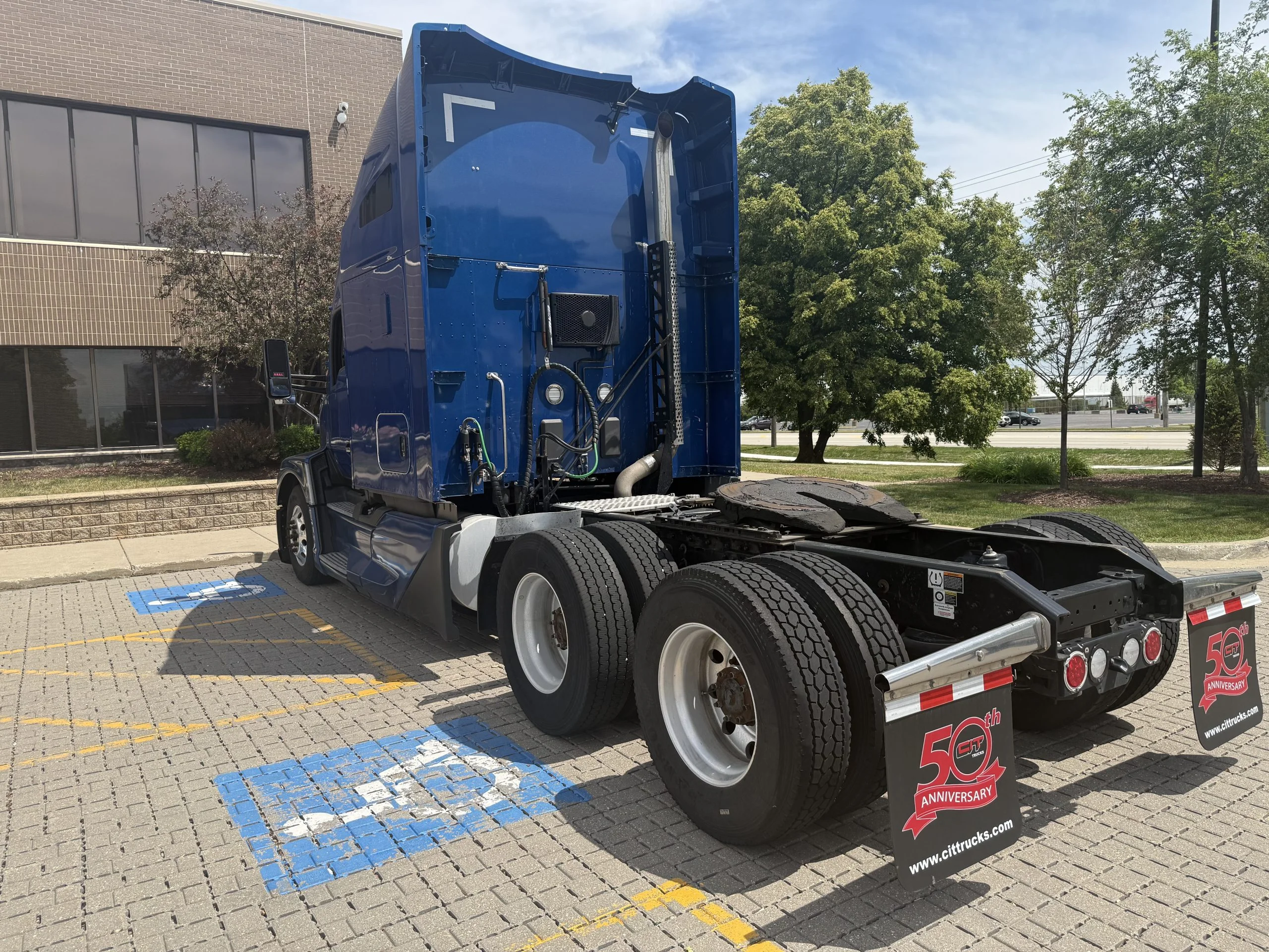 2022 Kenworth T680 in Wood Dale, IL — photo 6