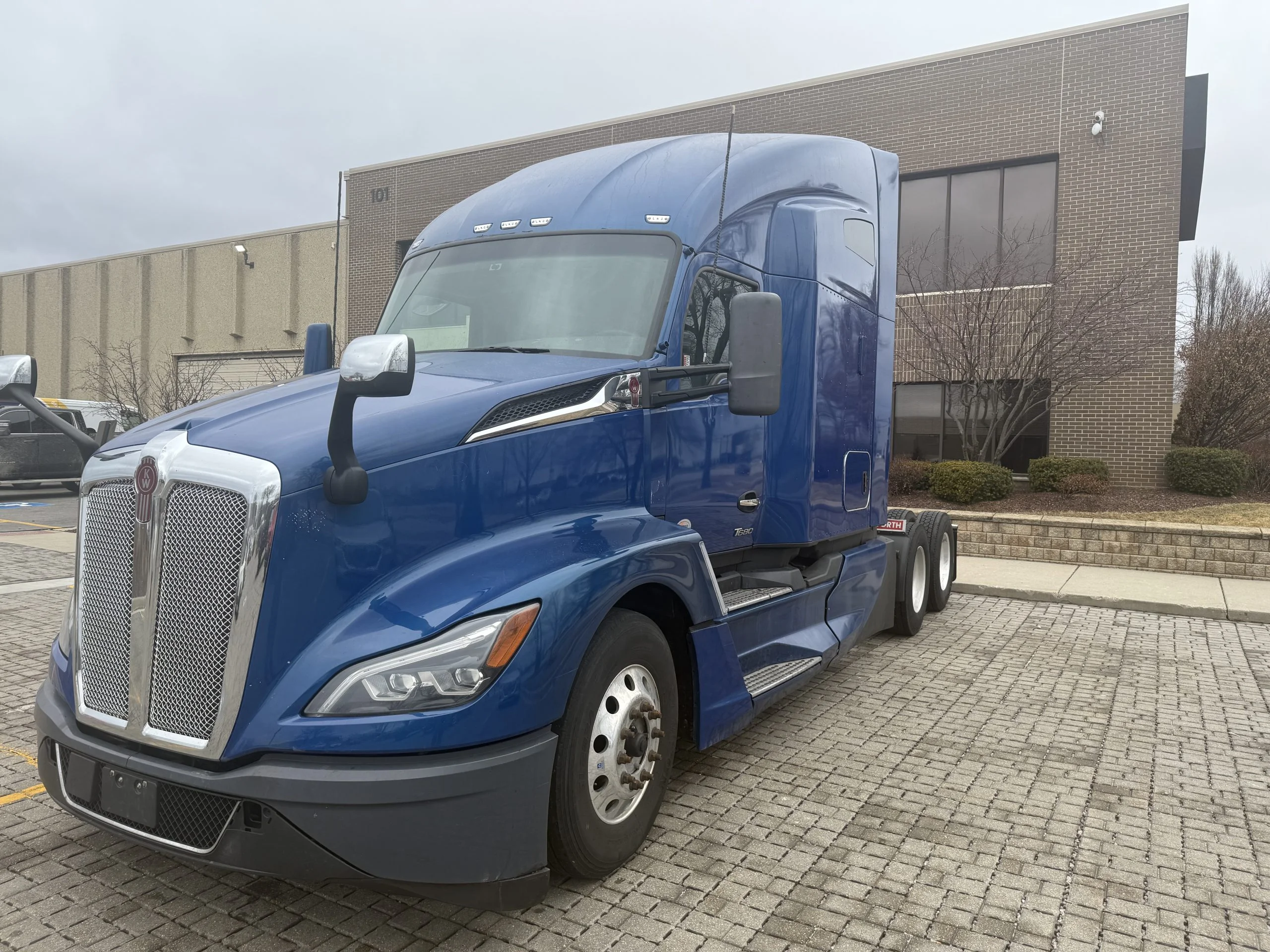 2022 Kenworth T680 in Wood Dale, IL, IL