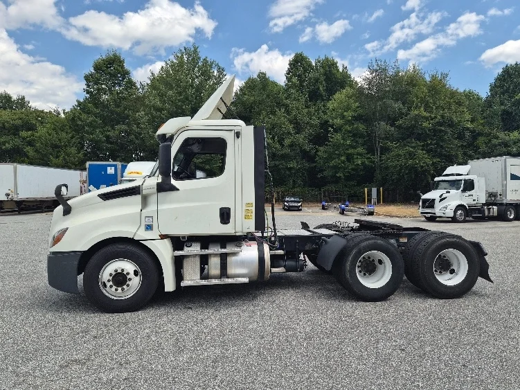 2019 Freightliner Cascadia in Greensboro, NC — photo 4