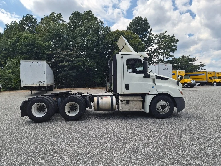 2019 Freightliner Cascadia in Greensboro, NC — photo 8