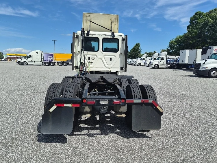 2019 Freightliner Cascadia in Greensboro, NC — photo 5