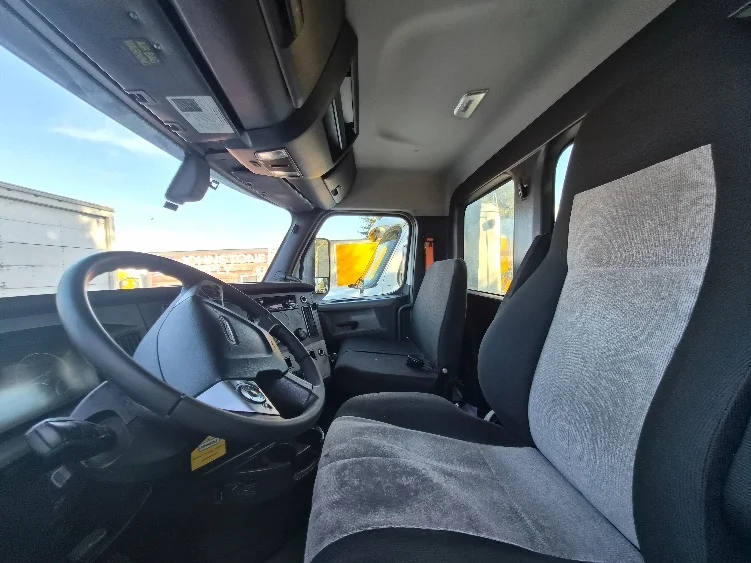 2019 Freightliner Cascadia in Greensboro, NC — photo 10