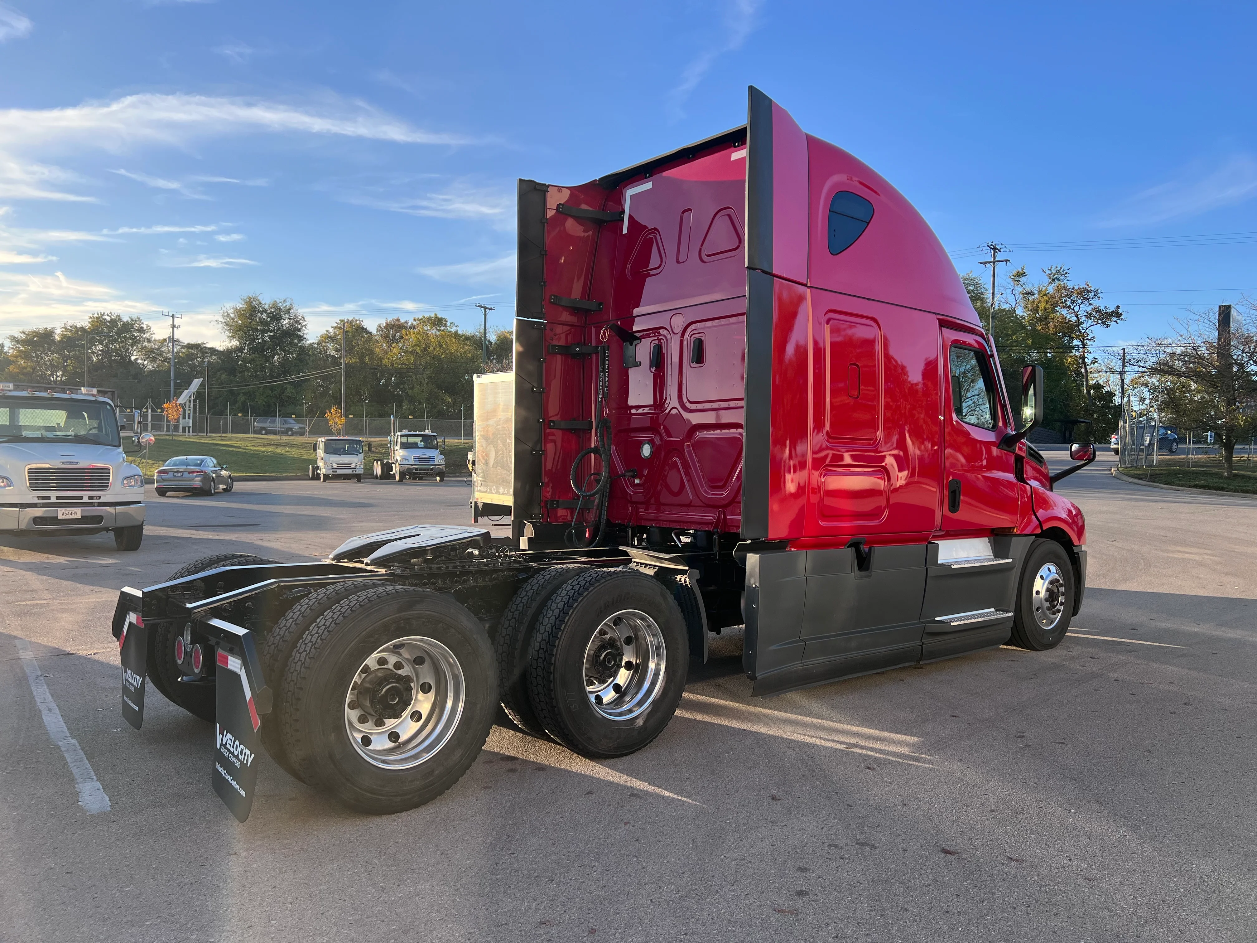 2020 Freightliner Cascadia in Nashville Isuzu, TN — photo 6