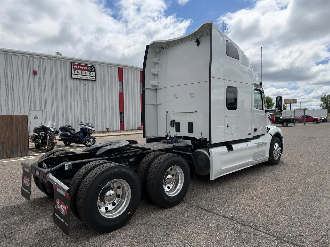2027 Peterbilt 579 in Eau Claire, WI — photo 3