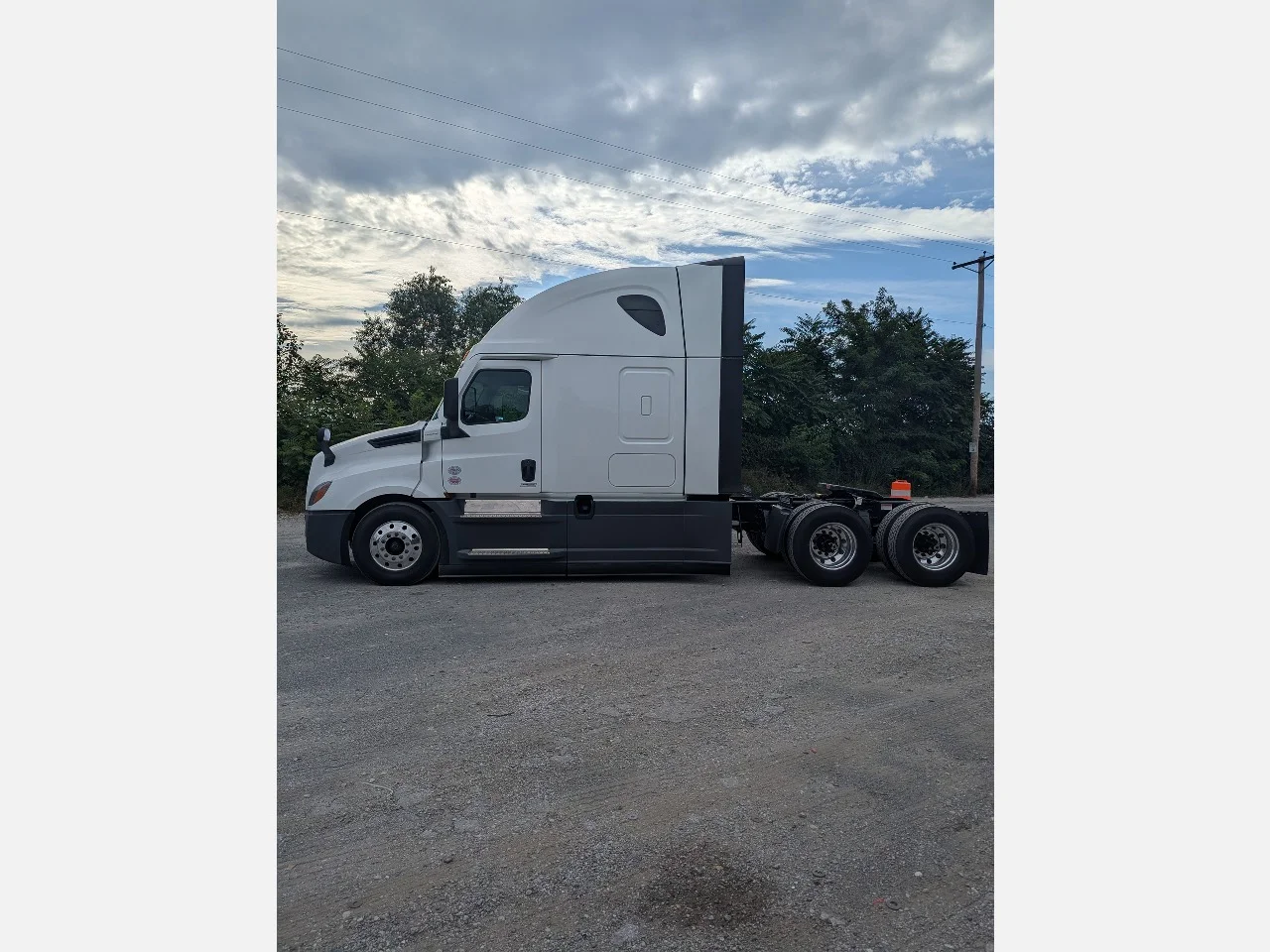 2026 Freightliner in York Street Elmhurst, IL — photo 5