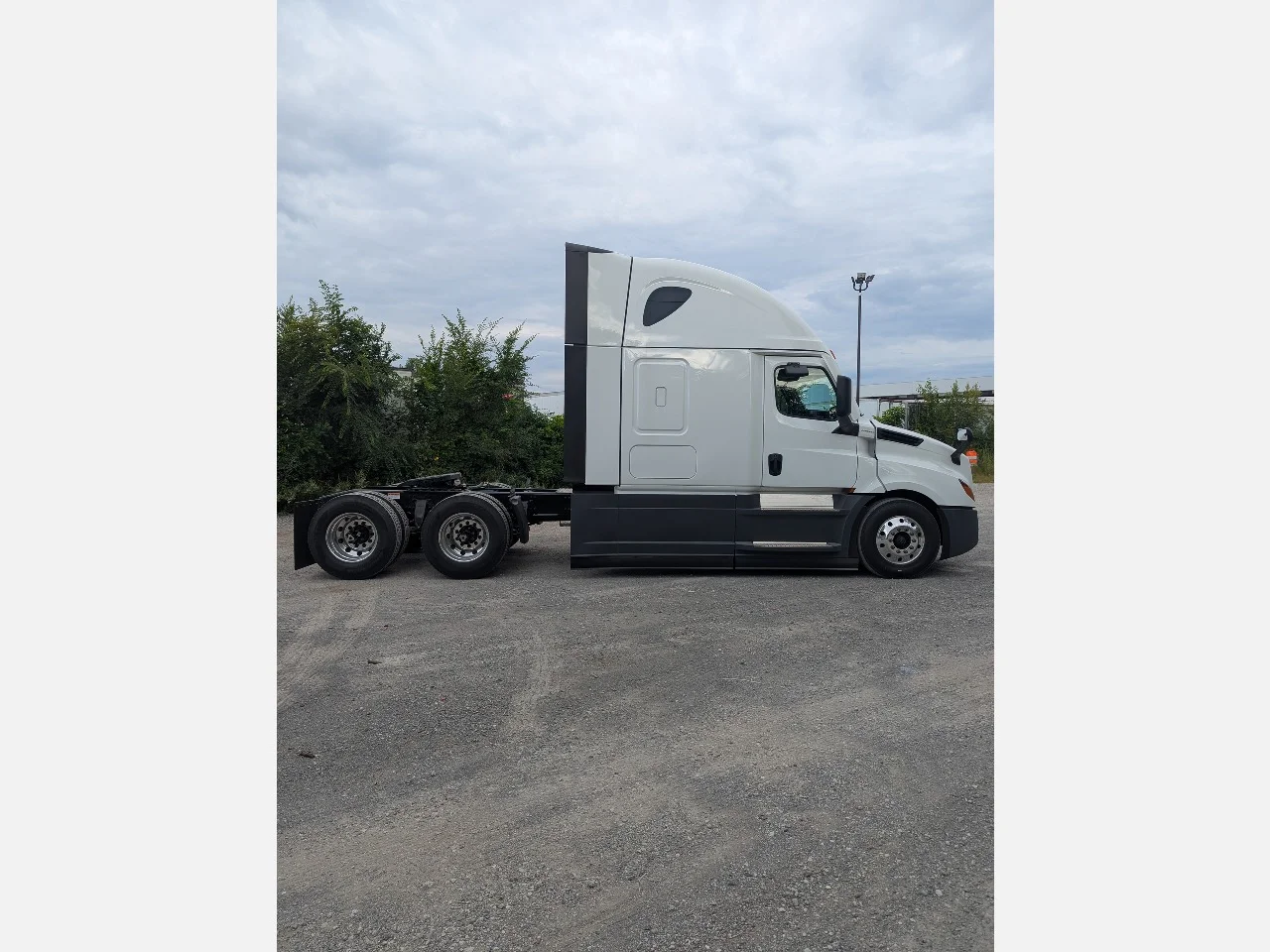2026 Freightliner in York Street Elmhurst, IL — photo 6